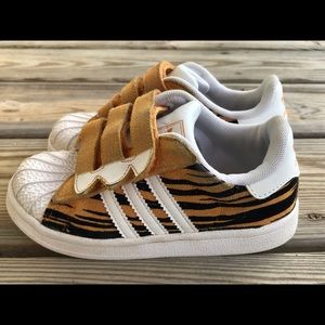 adidas superstar tiger